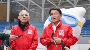 김진태 강원지사, 유인촌 장관과 2024 동계청소년 올림픽 현장 살펴